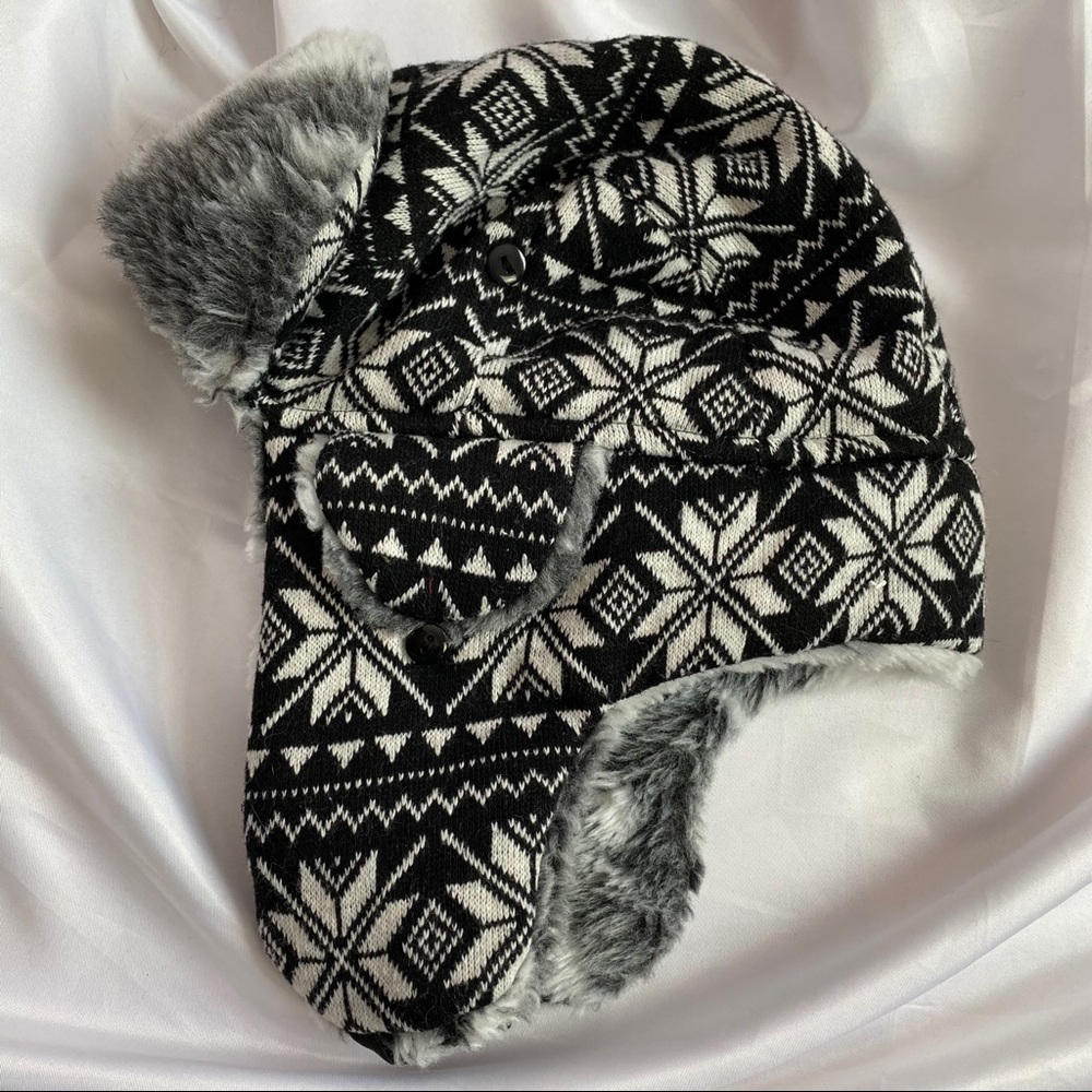 Westend Black & White Fair Isle Trappers Hat